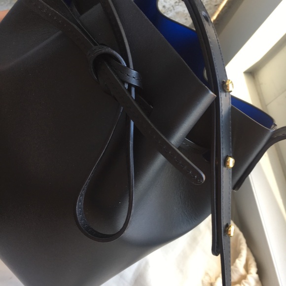 NEW Mansur Gavriel Mini Black/Cobalt Bucket Bag - Picture 3 of 5